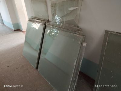 Стекло б у из школы