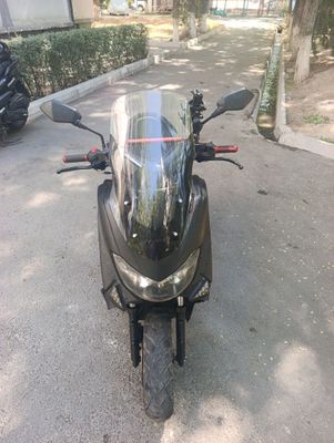 Skuter N-max sotiladi srochno