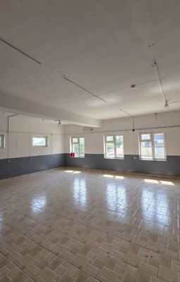 Сдаю в аренду 2 этажное помещение 3470 кв.м есть двор.