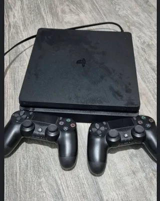 PS 4 slim,в отличном состоянии 8 игр .