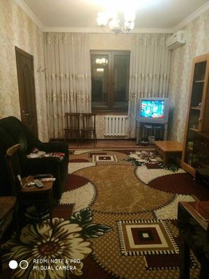 TTZ-2 Bozor yaqinida 2 xonali xozyaykali kavartira
