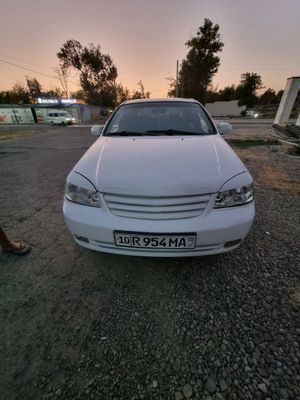 Lasetti 2008 й 1.8 матор
