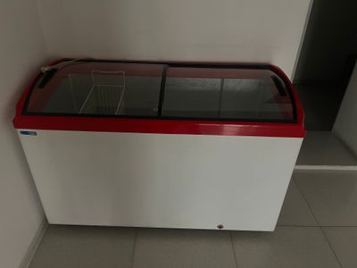 Продается морозильный холодильник