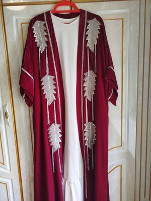 Abaya sotiladi yangi