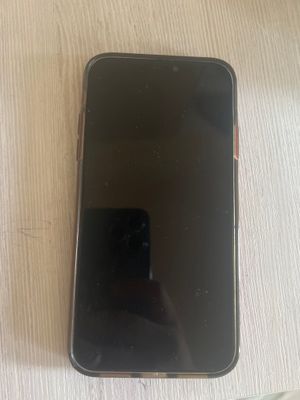 Iphone 11 sotiladi (qizil)