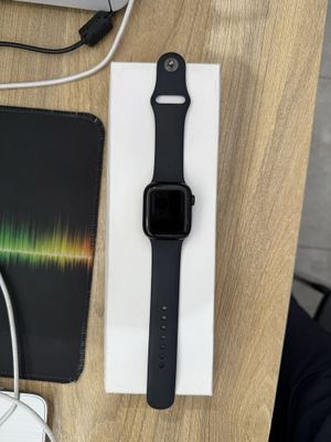 Apple watch 9/41 mm sotiladi srochna!!!