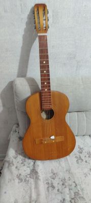 Gitara sotiladi sovetskiy