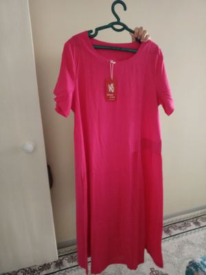 продаю платье и купальник новое