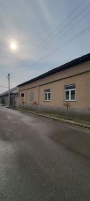 Hovli yer hisobida sotiladi 3 sotix va 6 sotix