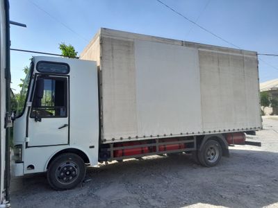 Isuzu yuk furgoni