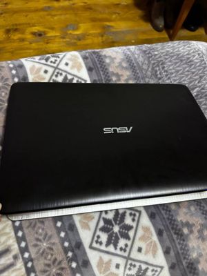 ASUS Notebook Sotiladi