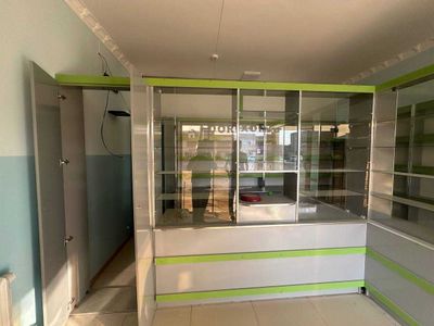 Apteka uchun vitrina