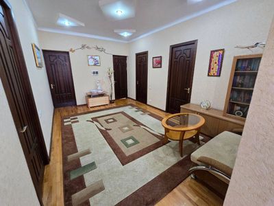 Продается Евро дом на Центре Луначарского