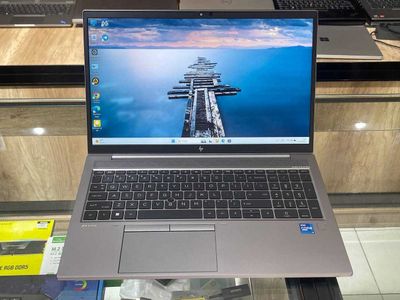HP ZBook Firefly 15 G8 Core i7-1185G7 ram 16 ssd 256 Quadro T500 4gb