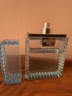 Продаются мужские духи от versace оригинал