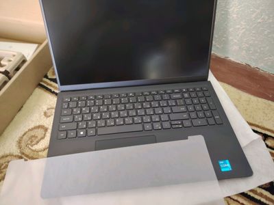 Dell Vostro 3530