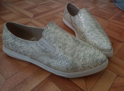 Слипоны, мокасины женские