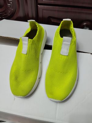 Продам макасинки лёгкие .