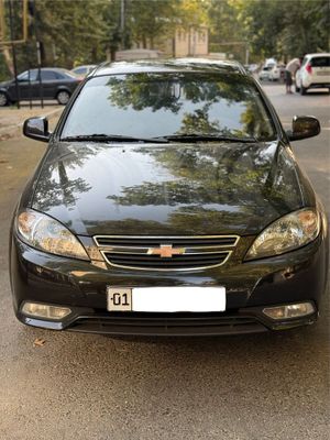 Продается черная Gentra автомат