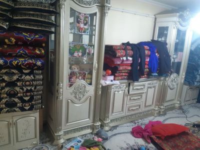 МЕБЕЛ срочна сотилади