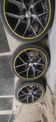 Продам диски с шинами Vossen 17