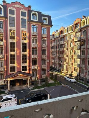 Сдается в аренду новостройка 2 комнотная квартира 70 кв 5 этажный дом