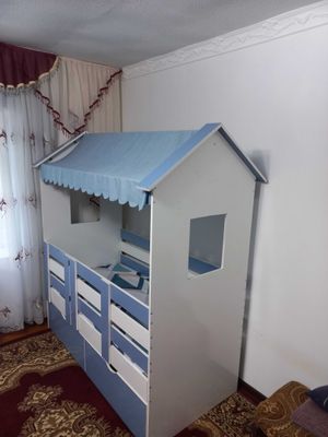 Детская кроватка Домик