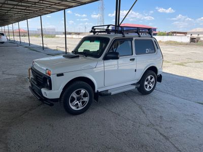NIVA URBAN Машина свежая