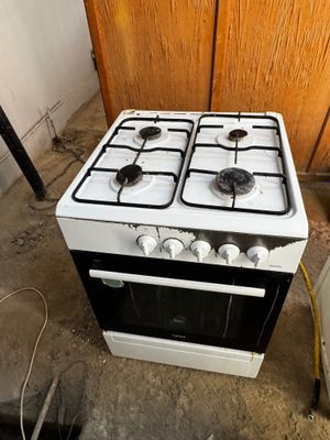 Продаем газовую плиту