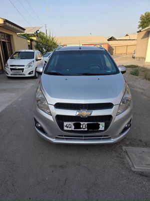 Chevrolet spark.
