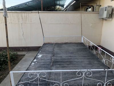 Кроват (тапчан) сотилади