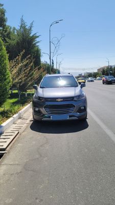 Treker 1 premier 2020-yil avtomobili sotiladi