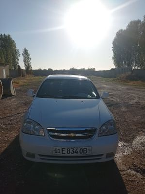 Автомобиль Ласетти