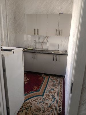 Novza Farxod bozori yonida kvartira uzoq muddatga beriladi