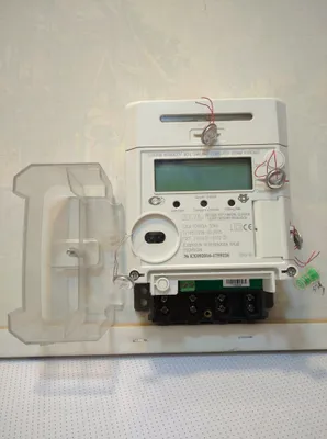 220V. Контрольный счетчик электроэнергии.