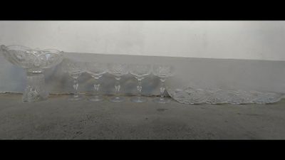 Стекло одна ваза пять маленьких вазочек четыре салатнитс