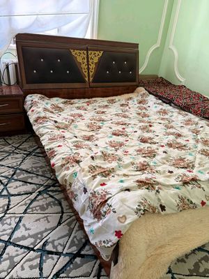 спальный гарнитур и ковер