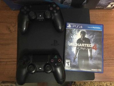 Sony Playstation 4 Slim 500 Gb. - 2 месяца в использовании.