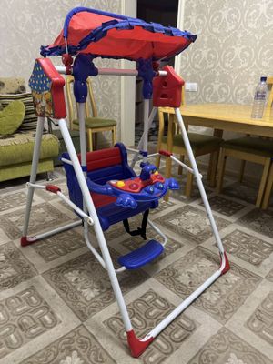 Качели детские,музыкальные,почти не пользовались