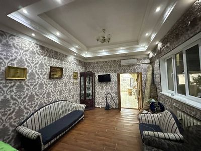 Labzak 3.8 sotok 7 xona uy Sotiladi