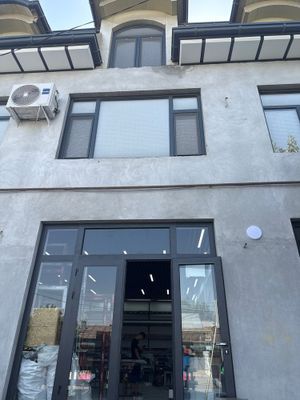 Akfachi eshik deraza qiladigan ishchi kerak