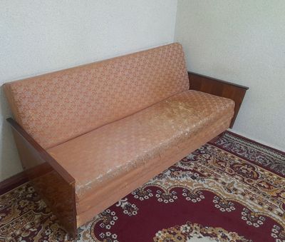 Советский раскладной диван и трюмо