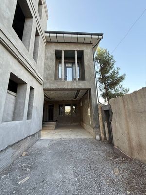 Yashnobod tumanida gozal maxalasida 4 sotix uy joy srochni sotiladi