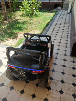 Sotiladi Bolalar elektro mashinasi