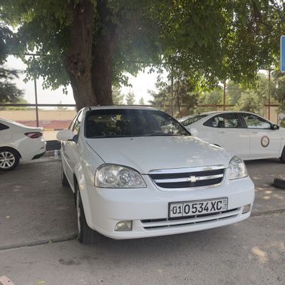Lacetti 1.6 avtamat 2012 polni navarot