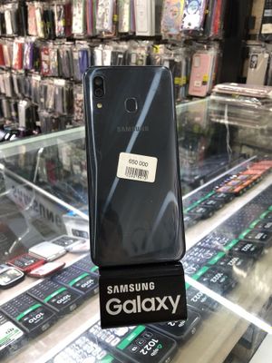 Samsung a30.
