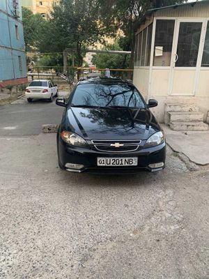 Продаётся автомобиль GENTRA автомат