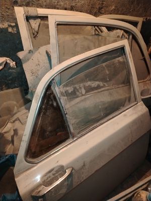 Volga gaz 2410 kamplekt eshik