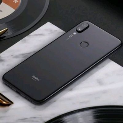 Redmi note 7 sotiladi 700 000 som ishlatilgan