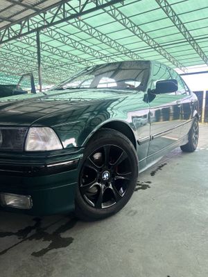 BMW E36 1,6 автомат сотилади